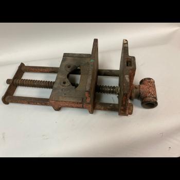 607377339071ea92fb27c454b8137a39_AntiqueFaceVise.jpeg